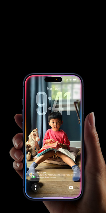 Pantalla de un iPhone, diseño de borde a borde con Liquid Glass en iOS 26