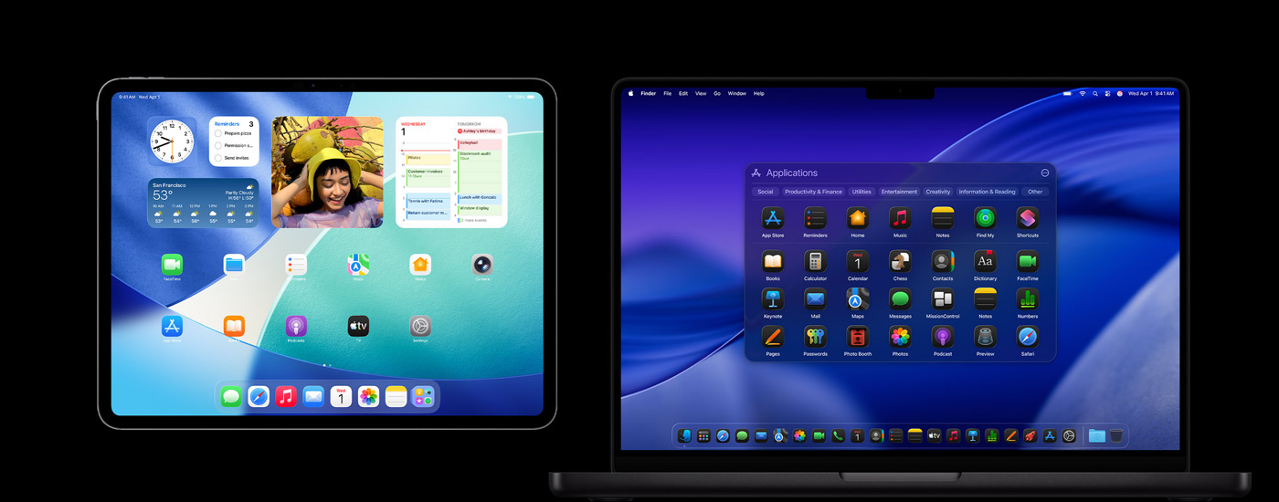 Un iPad y un Mac muestran varios iconos de apps. El iPad muestra varios widgets, incluidos Calendario, Tiempo y Fotos. En segundo plano en el Mac está macOS Tahoe.