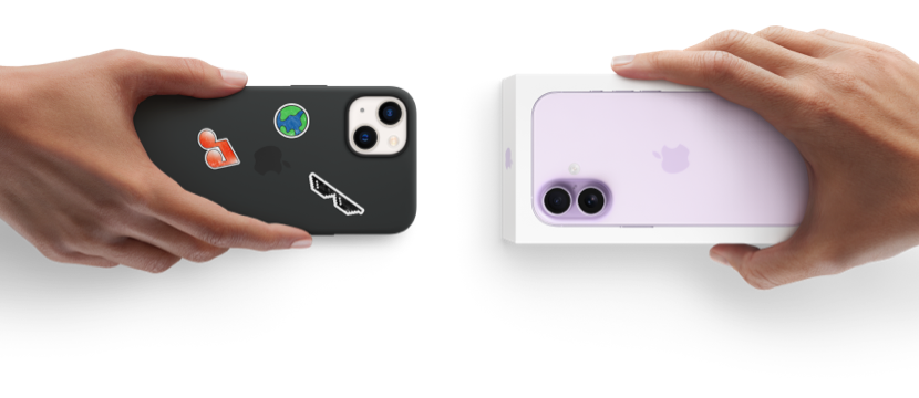 Zwei Hände tauschen ein Trade In Smartphone gegen ein neues, verpacktes iPhone 17.