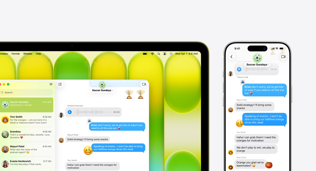 MacBook Neo i farven citrus viser en gruppechat med titlen “Soccer Sundays” i Beskeder-appen samt andre nylige beskeder, en iPhone ved siden af viser den samme gruppechat