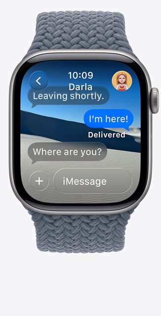 Apple Watch Series 11, boîtier en aluminium gris sidéral, Traduction en direct change la langue dans iMessage vers l’anglais, Boucle unique tressée, bleu maritime