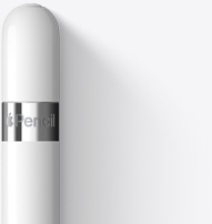 Pohled na vršek Apple Pencilu 1. generace se zaobleným koncem a stříbrným kroužkem s názvem produktu.